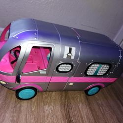 LOL Omg Suprise Doll 2 In 1 Fashion Glamper Camper Van 