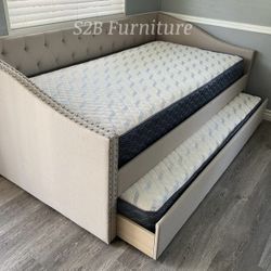 Twin/twin Size Light Brown Daybed W Orthopedic Mattress 