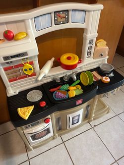 Step2 play kitchen with play food accessories