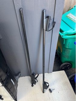 Thule 50” cross bars with key