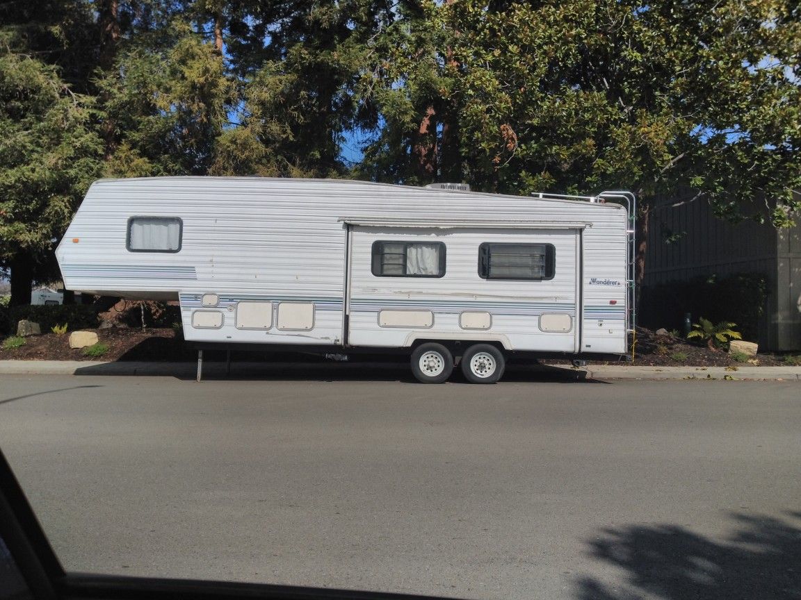 Mobile Home RV vendo o cambio por carro 4 cilindros