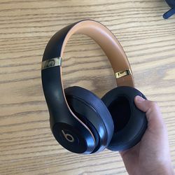 Beats Studio3 Wireless Headphones — Great Condition