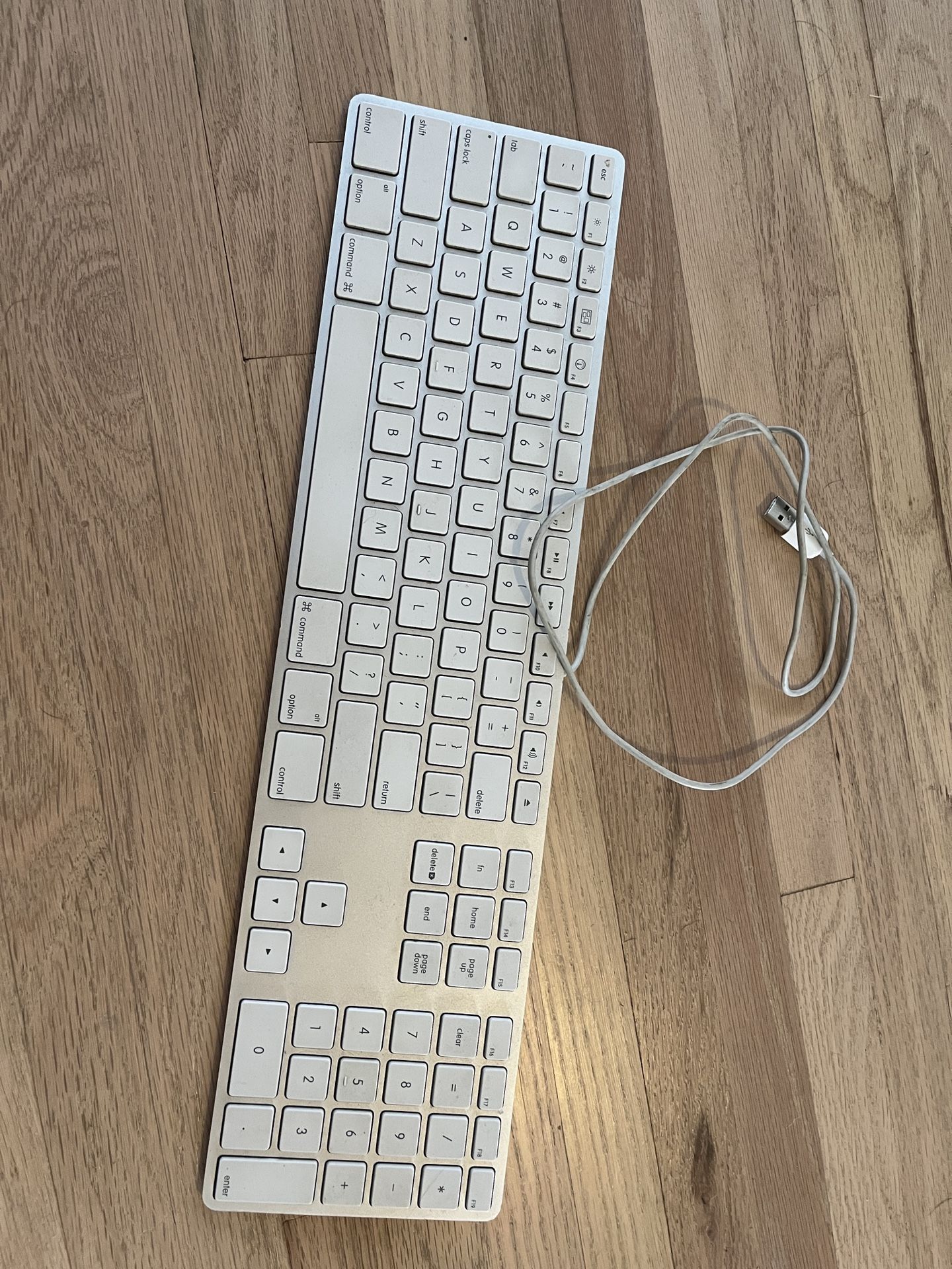 Apple desktop keyboard with number pad, silver / aluminum