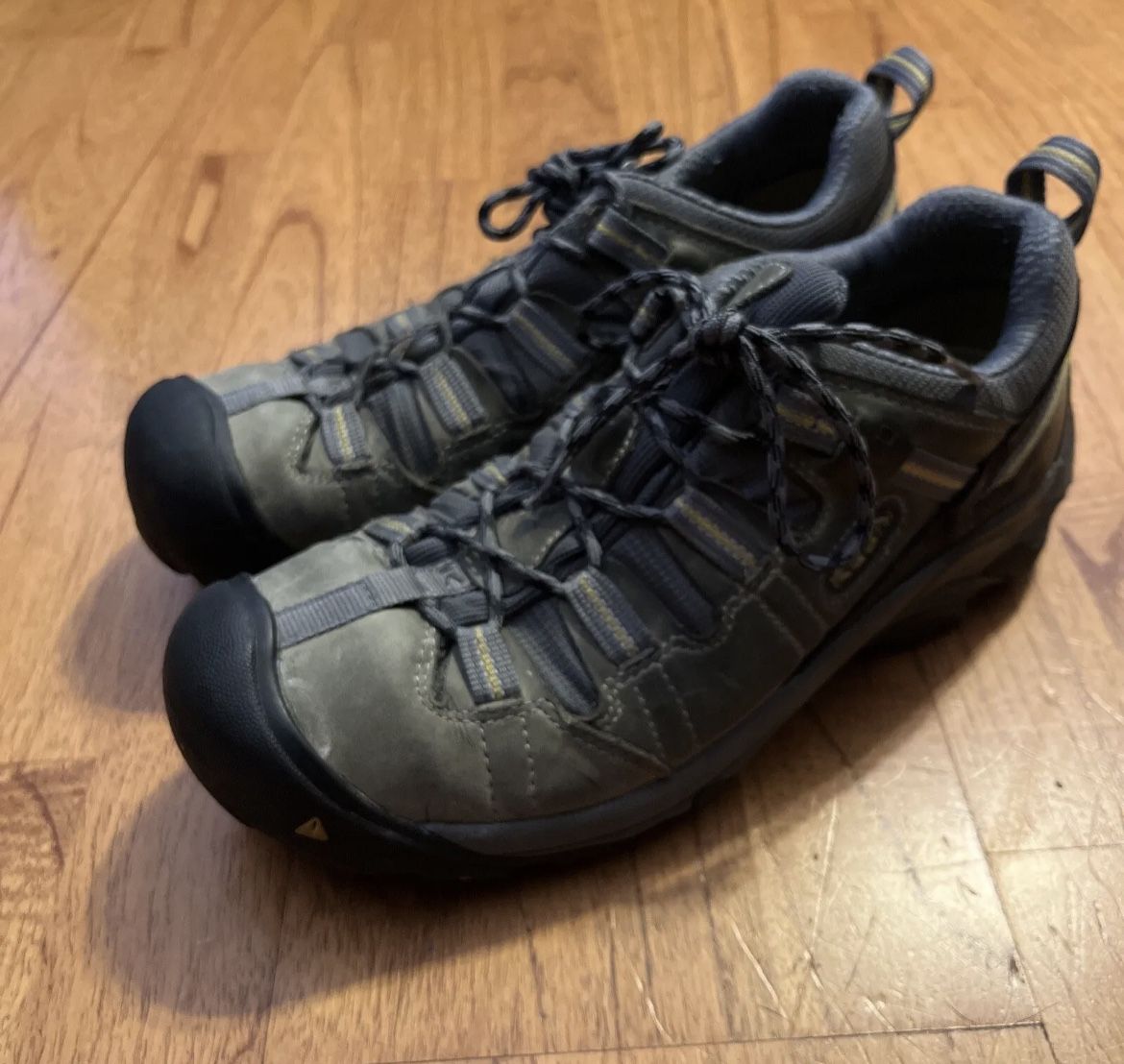 KEEN shoes size 10