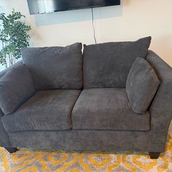 Gray love seat - Exactly as pictured - perfect condition
