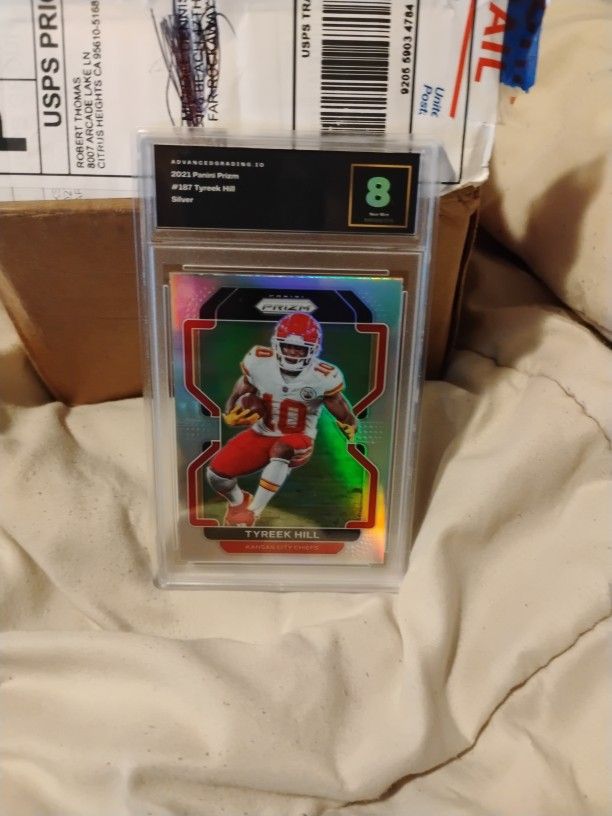 TYREEK HILL SILVER GEM MINT 8 GRADED SLAB