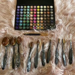 Eyeshadow +brushes +eyeliner 