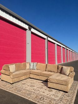 Large Tan U-Shaped Sectional Sofa with Chaise – FREE DELIVERY