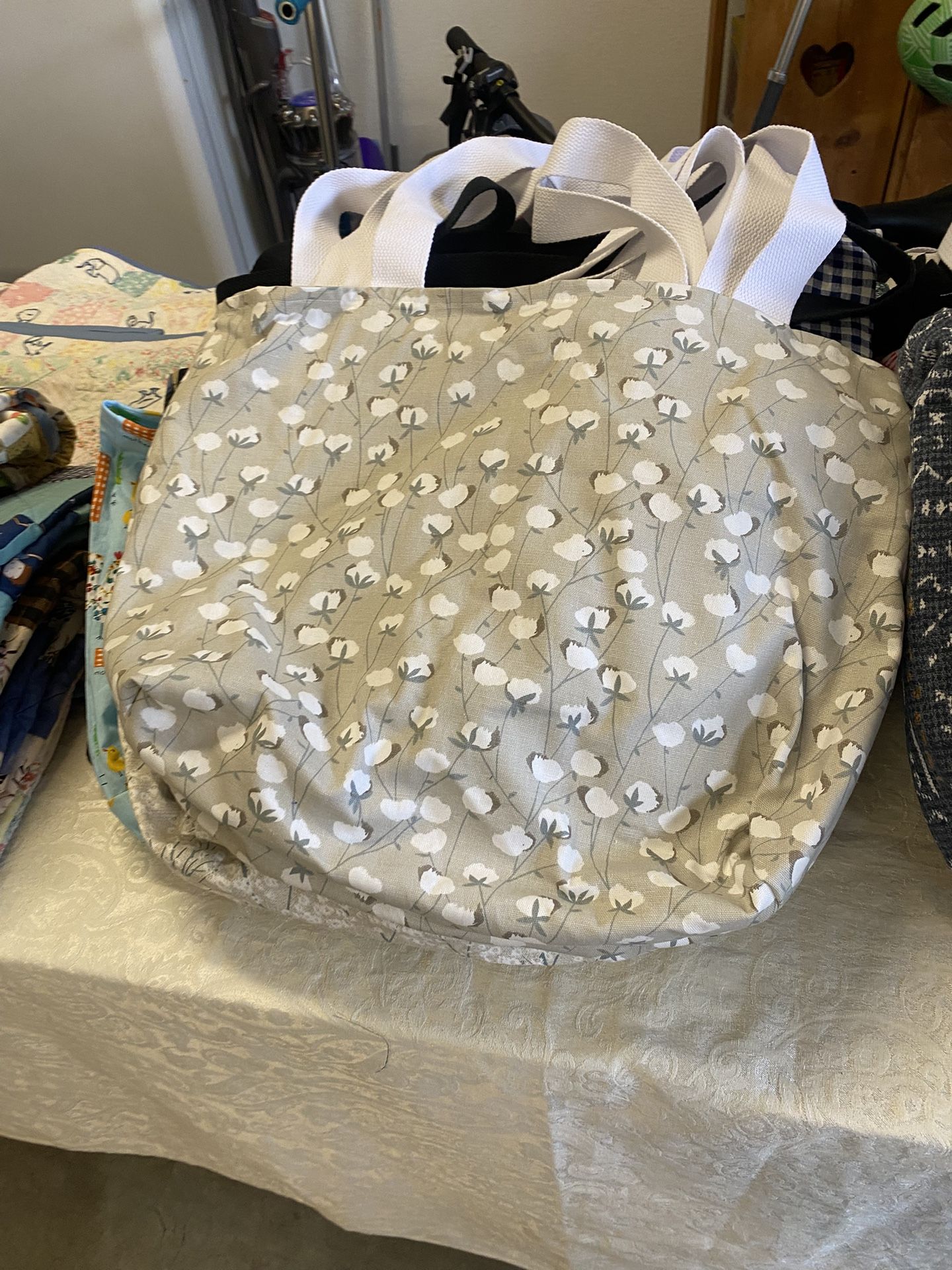 Tote Bags And Zippered Pouch Make Up Bags