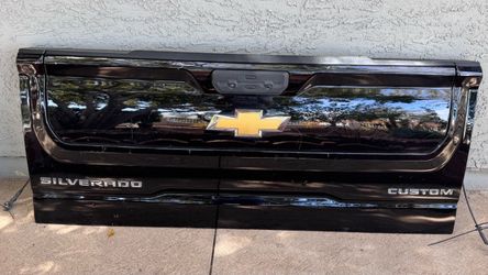 2023 chevy silverado multifuncional tailgate