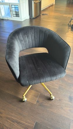 Black/gold chair