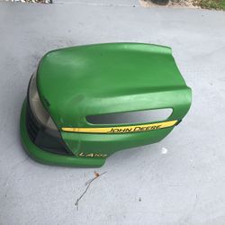 John Deere LA.105 Hood In Excelent Condition