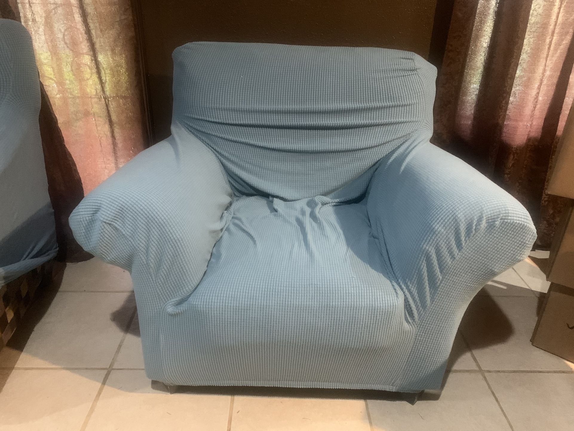FREE Chair Oversized 