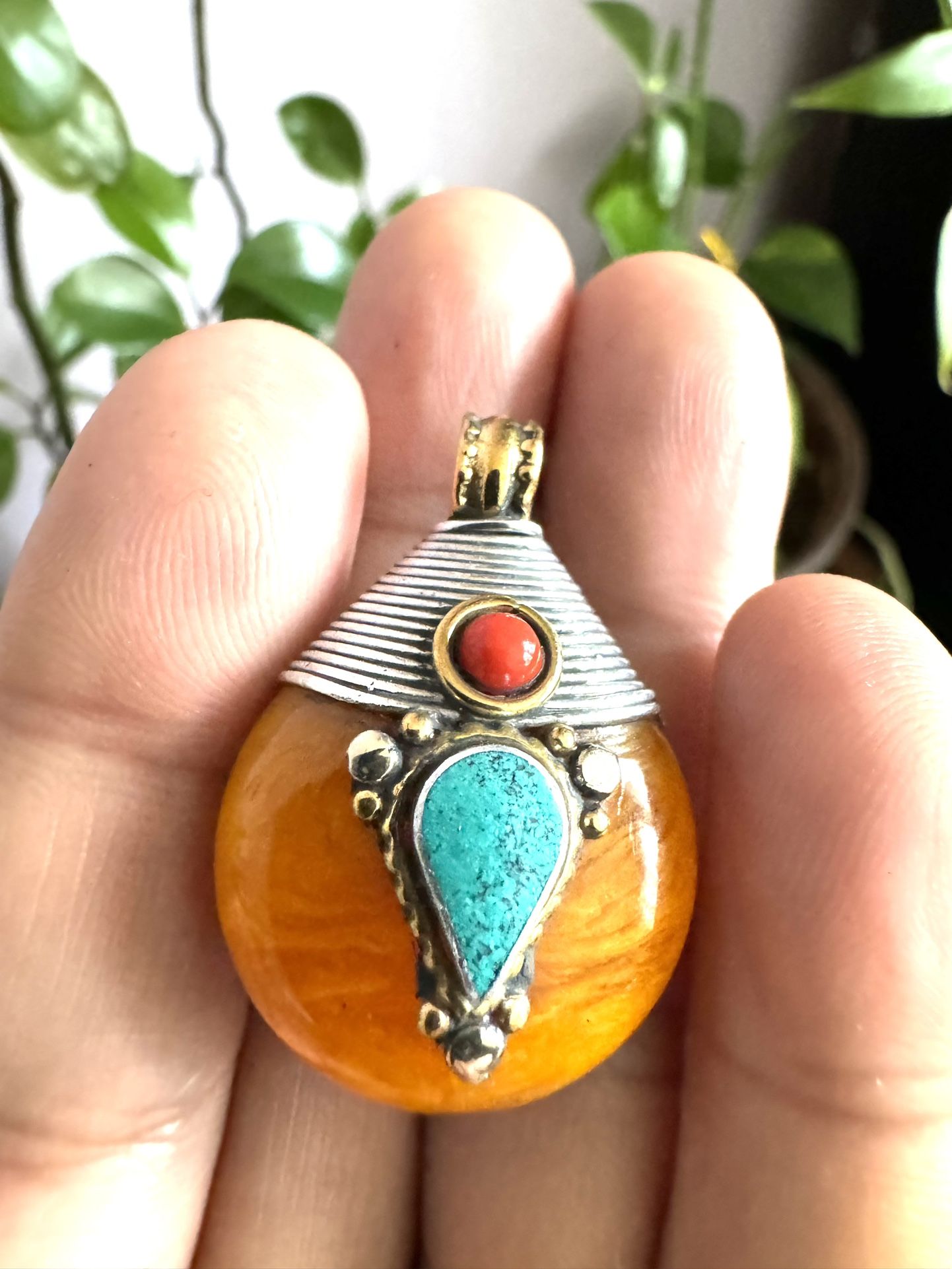 Vintage Traditional handmade tear top theme double sided Amber resin pendant
