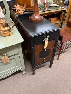 Antique Black & Mahogany End Table