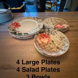 Beautiful Vintage - “Roses to Remember" by Royal Stafford - 11 Pieces 