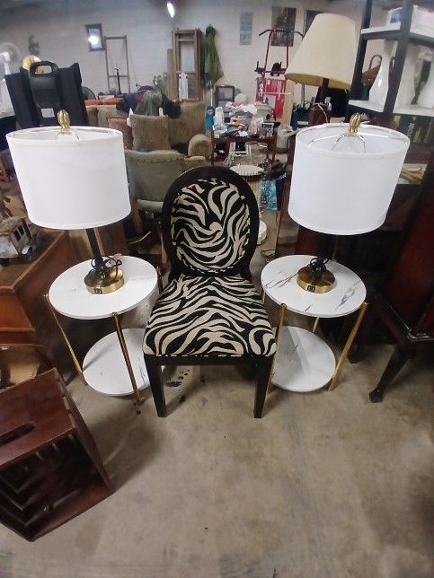 Lamp Set And 2 Matching Side Tables