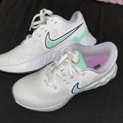 Nike Women's Renew Ride 2 Running Shoes