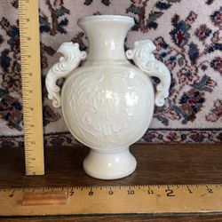 Chinese Ceramic Vase 