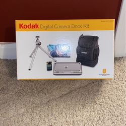 Kodak Digital Camera Dock Kit (CAMERA NOT INCLUDED)