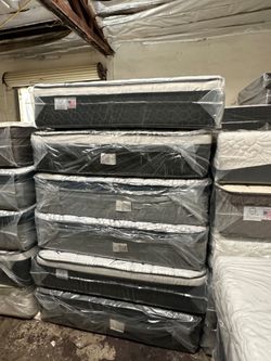 Full size Mattress Pillow top 12"    new mattress in a,plastic sealed