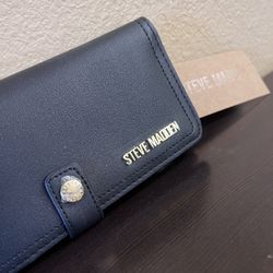 NWT Steve Madden Black Ladies Pocketbook 