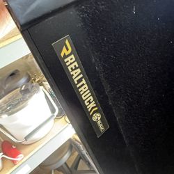 HARD FOLDING TONNEAU COVER FOR A 2024 Tacoma 