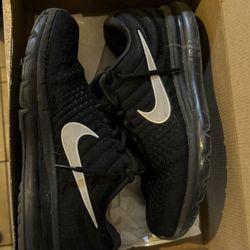 Size 9 Nike Air Max 