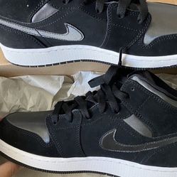 Jordan 1 Mid Black Anthracite Size 6Y