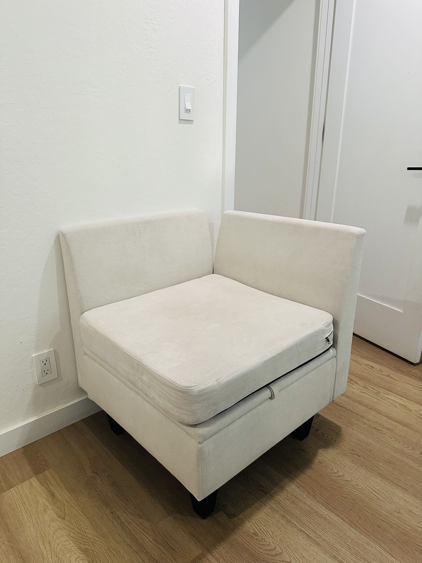 Like New! Single person couch/end sectional, removable armrest, heavy, very good quality