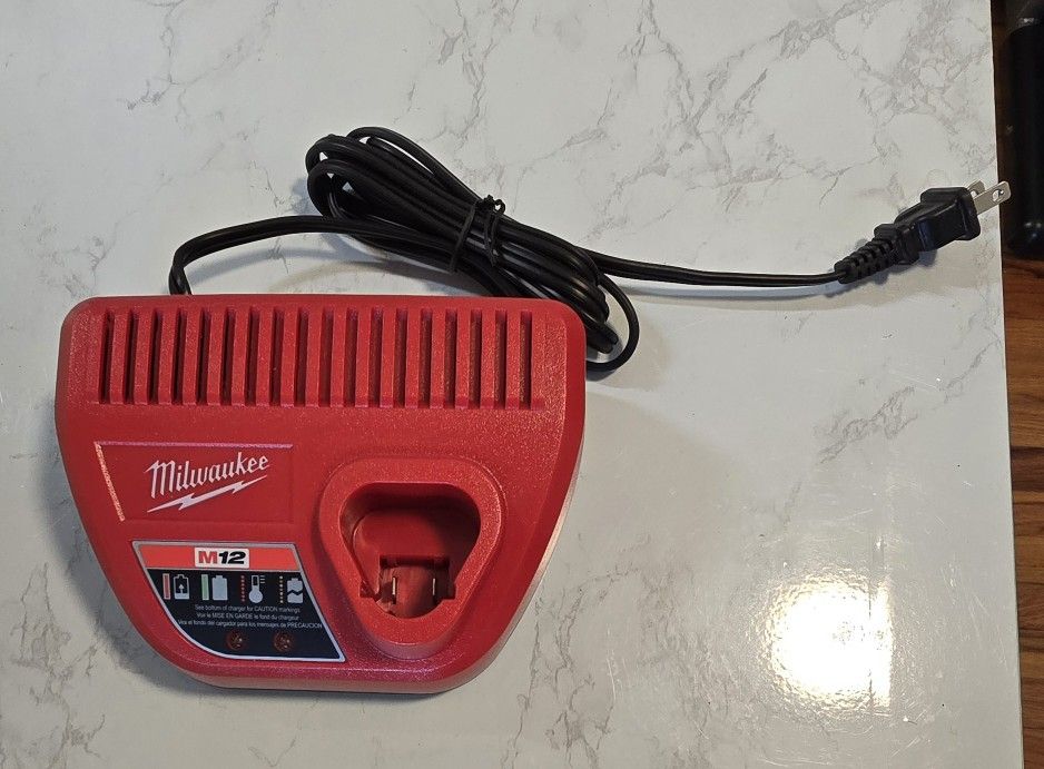 Milwaukee M12 Charger NEW