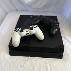 PS4 500GB With 2 Dual Shock Controllers