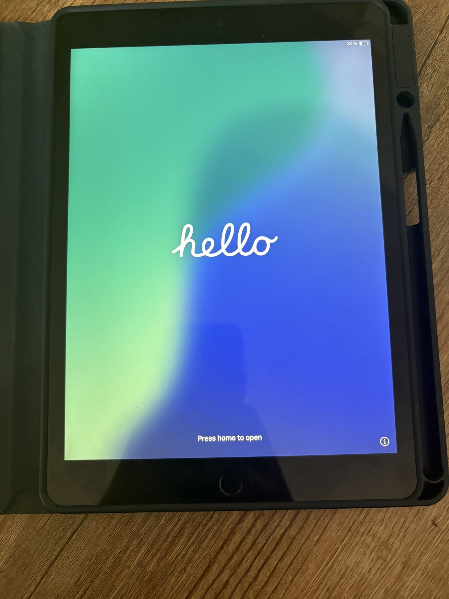 iPad 64g 9th Generation With Keyboard Case