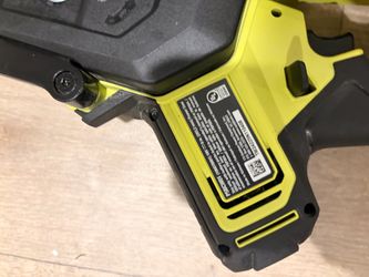 Ryobi Cordless mini chainsaw