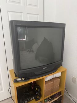 Sony Trinitron 27" CRT TV (KV-27S42) - Curved Screen - S-Video / Composite - Retro Gaming Ready