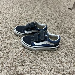 BOYS OLD SKOOL V SHOE- Size 10