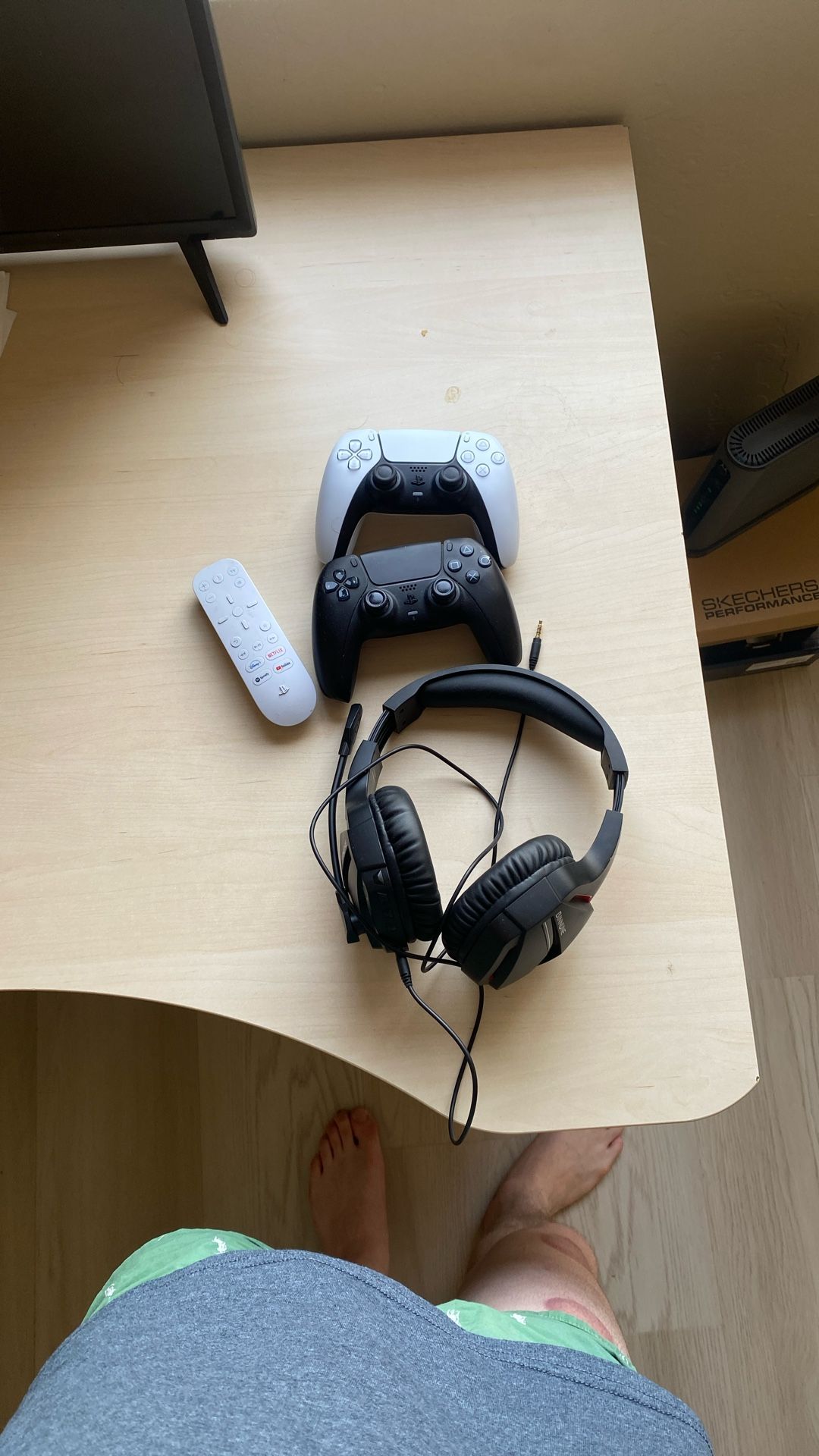 Ps5 Controllers + Headset + Ps5 Remote