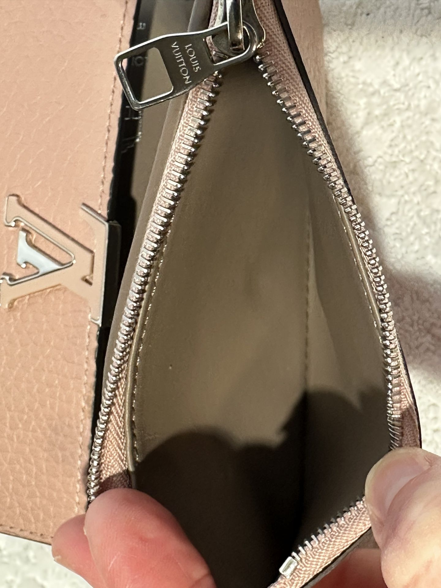 Louis Vuitton Capucines Compact Wallet for Sale in Scottsdale, AZ - OfferUp