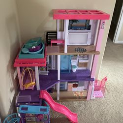 Barbie Dream house 
