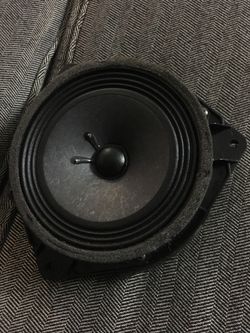 ES300 2002 or 2003 front right or left speaker (Marks Levinson)