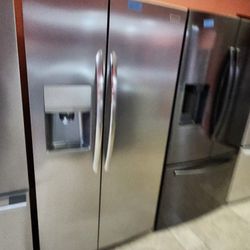 Frigidaire Refrigerator 
