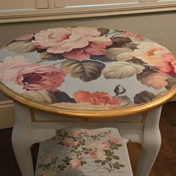 Floral table  24x22