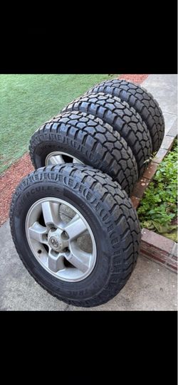 Toyota Land Cruiser stock wheels 18