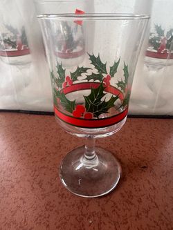 4 Christmas glasses