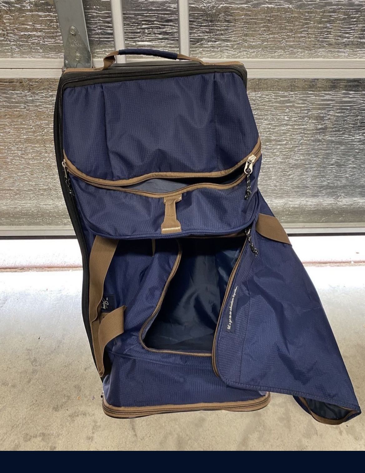 In San Marcos - Large Duffle Bag Like New