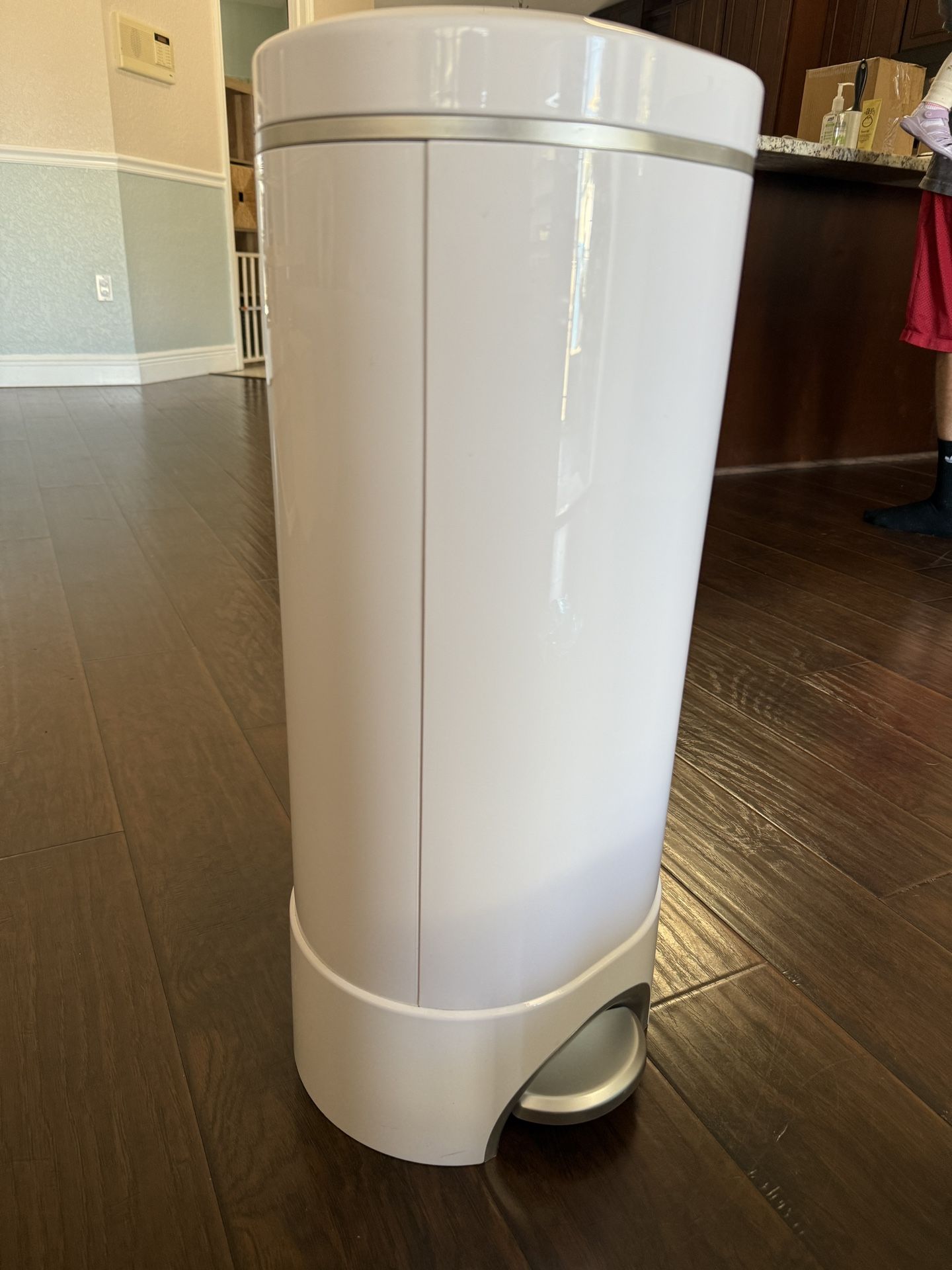 Munchkin Diaper Pail