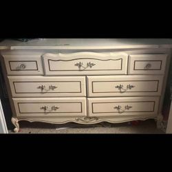 Vintage Off White 7 Drawer Dresser Bear Claw LegsVintage Off White 7 Drawer Dresser Bear Claw Legs