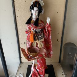 Geisha doll
