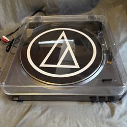 Audio-Technica AT-LP60-USB Automatic Belt-Drive Turntable Silver REFURBISHED 