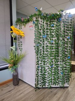 Wall cubicle